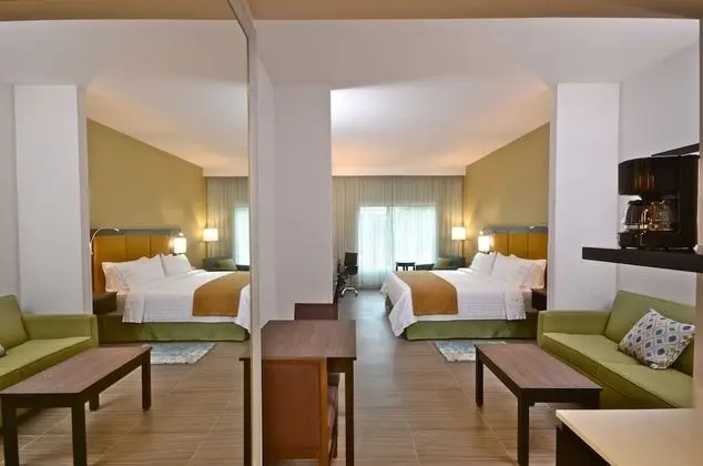 Süit, 1 En Büyük (King) Boy Yatak (Living)