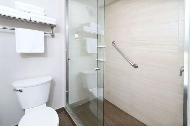 Süit, 1 En Büyük (King) Boy Yatak (Living)