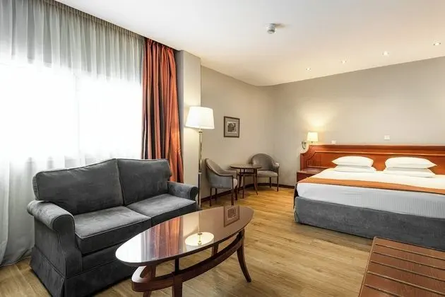 Süit, 1 En Büyük (King) Boy Yatak, Sigara İçilmez