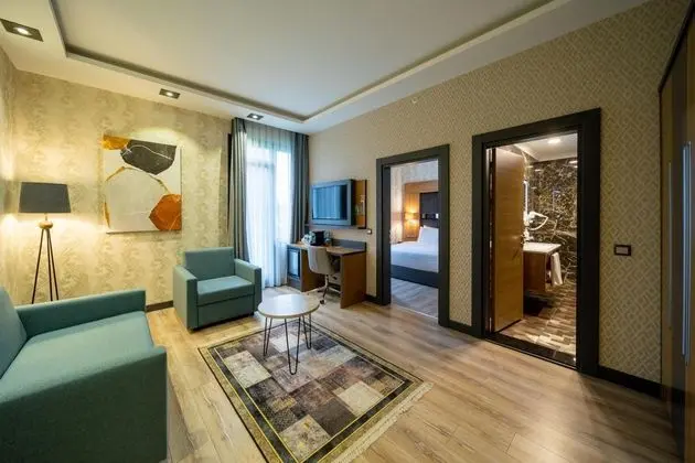 Garden Suite,Kara Manzaralı,Özel Bahçeli