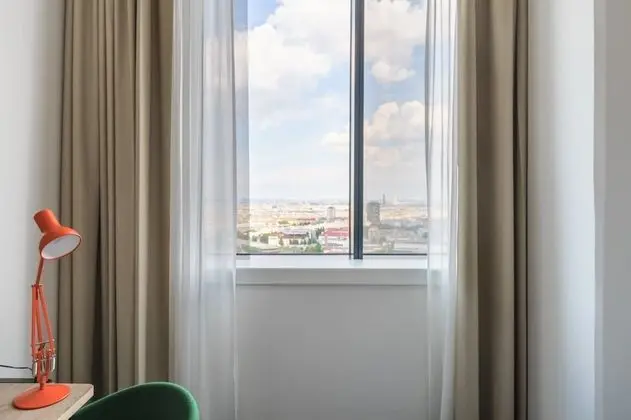 Standard Oda, 1 Büyük (Queen) Boy Yatak ve Çekyat (High Floor)