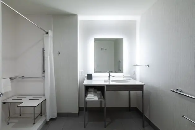 Standard Oda, 1 En Büyük (King) Boy Yatak, Engellilere Uygun (Transfer Shower)