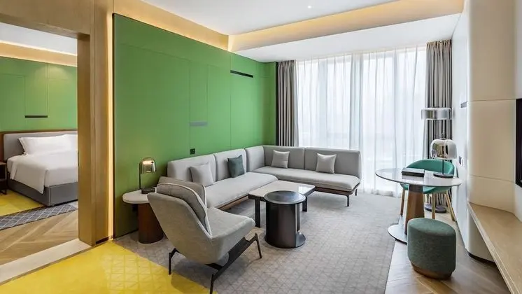 Süit, 1 Yatak Odası (Living, Dining and Meeting Area)