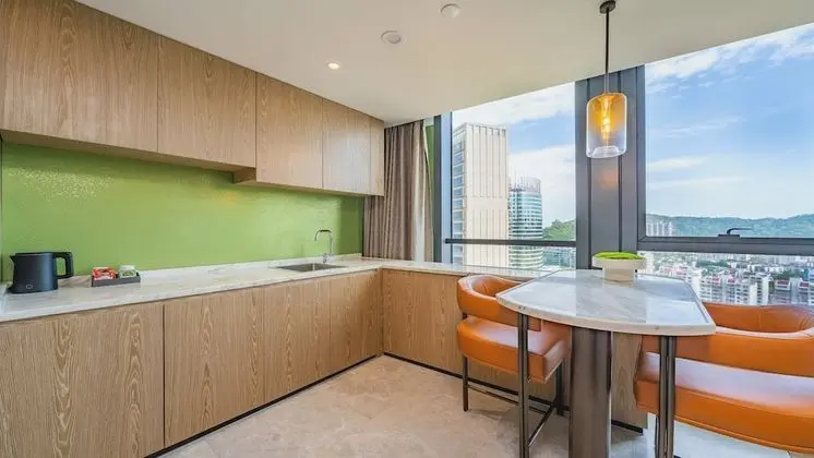 Premium Oda, 1 En Büyük (King) Boy Yatak (Living Area)