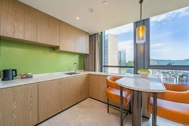 Premium Oda, 1 En Büyük (King) Boy Yatak (Living Area)