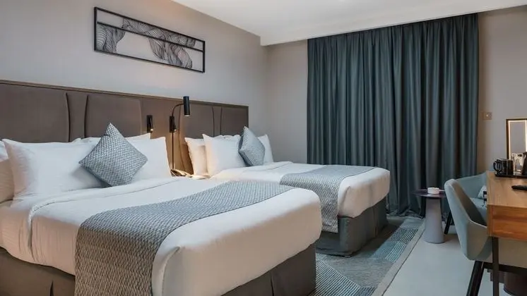 PREMIER QUEEN BED CITY VIEW WITH BALCONY