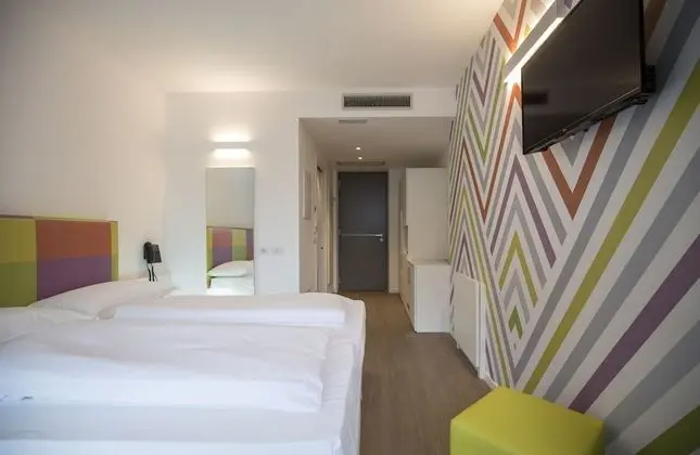 Design Oda, 1 Çift Kişilik veya 2 Tek Kişilik Yatak