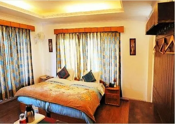 Deluxe Tek Büyük Yataklı Oda, 1 Çift Kişilik Yatak, Sigara İçilebilir