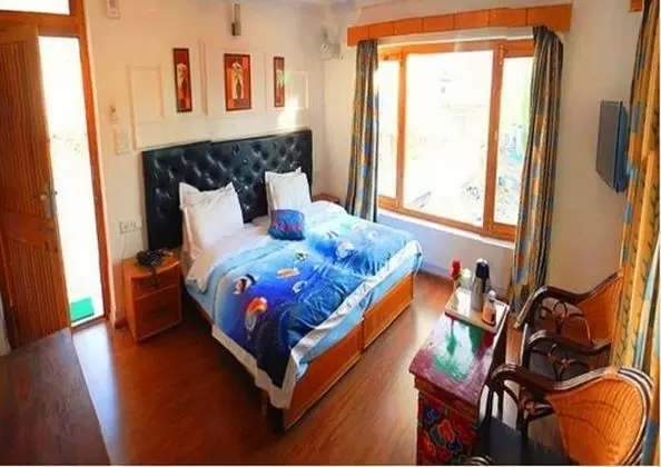 Deluxe Tek Büyük Yataklı Oda, 1 Çift Kişilik Yatak, Sigara İçilebilir