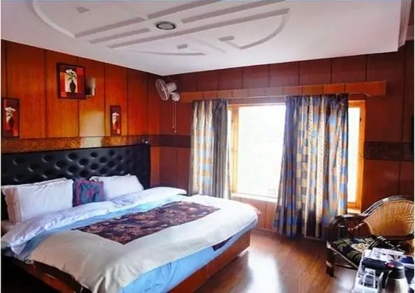Deluxe Tek Büyük Yataklı Oda, 1 Çift Kişilik Yatak, Sigara İçilebilir