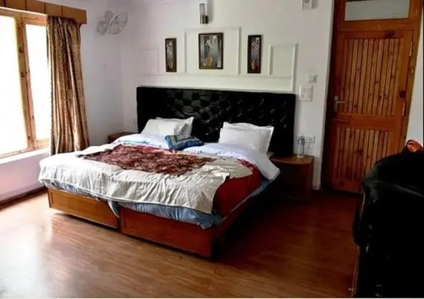 Deluxe Tek Büyük Yataklı Oda, 1 Çift Kişilik Yatak, Sigara İçilebilir