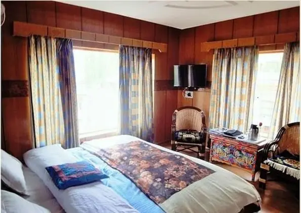 Deluxe Tek Büyük Yataklı Oda, 1 Çift Kişilik Yatak, Sigara İçilebilir