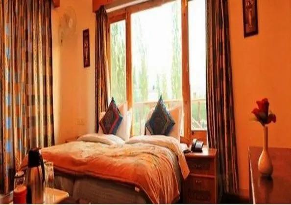 Deluxe Tek Büyük Yataklı Oda, 1 Çift Kişilik Yatak, Sigara İçilebilir