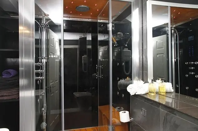 Superior Stüdyo, Banyolu/Duşlu (Iffley Flat 1)