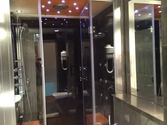 Superior Stüdyo, Banyolu/Duşlu (Iffley Flat 1)