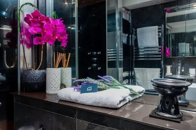 Superior Stüdyo, Banyolu/Duşlu (Iffley Flat 1)