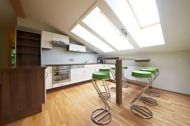 Ev, 5 Yatak Odası (Holiday Lodge)