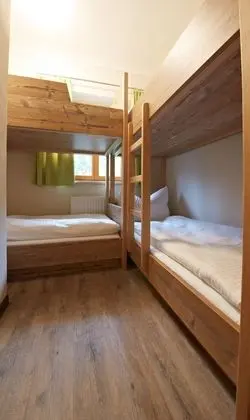 Ev, 5 Yatak Odası (Holiday Lodge)