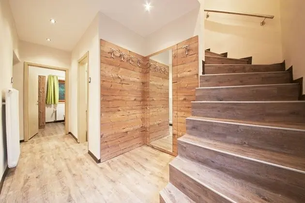 Ev, 5 Yatak Odası (Holiday Lodge)