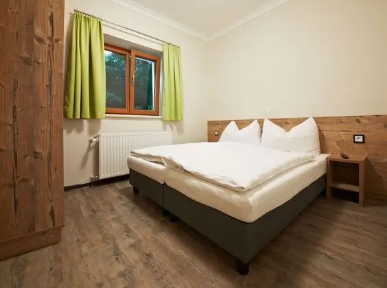 Ev, 5 Yatak Odası (Holiday Lodge)