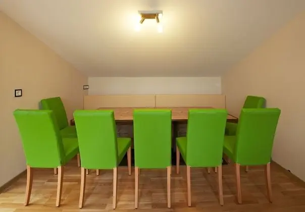 Ev, 5 Yatak Odası (Holiday Lodge)