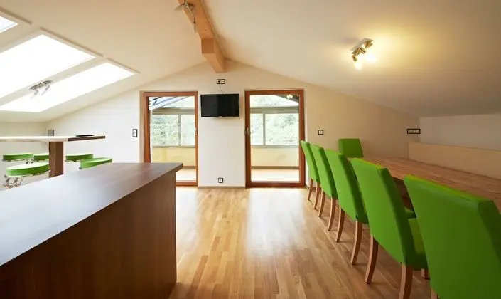 Ev, 5 Yatak Odası (Holiday Lodge)