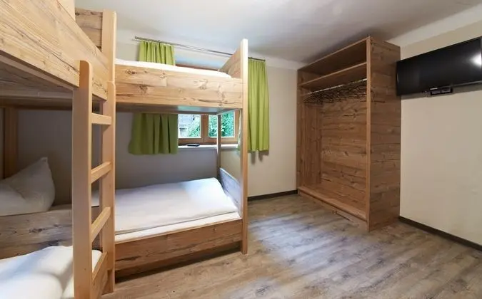 Ev, 5 Yatak Odası (Holiday Lodge)