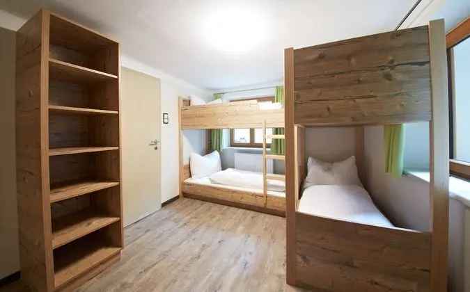 Ev, 5 Yatak Odası (Holiday Lodge)