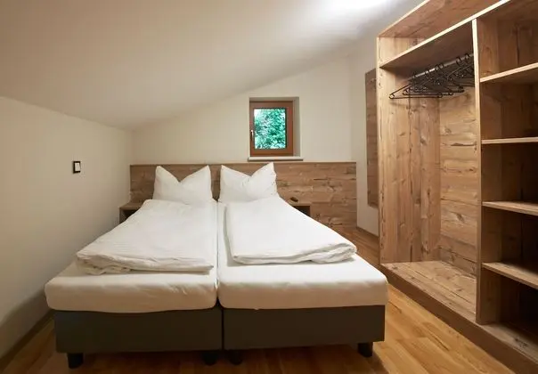 Ev, 5 Yatak Odası (Holiday Lodge)