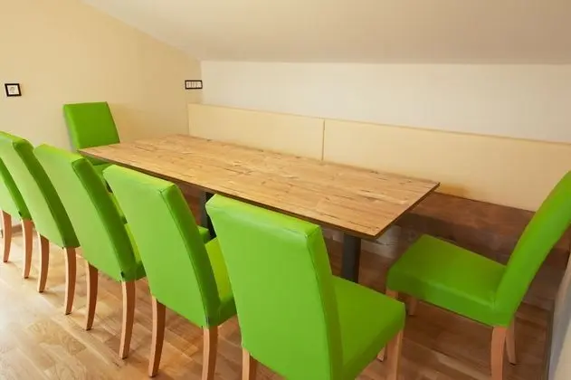 Ev, 5 Yatak Odası (Holiday Lodge)