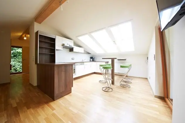 Ev, 5 Yatak Odası (Holiday Lodge)
