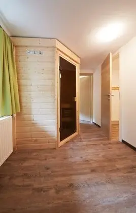 Ev, 5 Yatak Odası (Holiday Lodge)