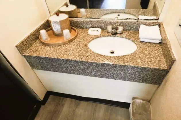 Oda, 2 Çift Kişilik Yatak, Sigara İçilmez