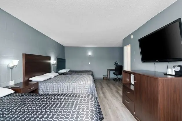 Üç Kişilik Oda (3 Queen Beds)