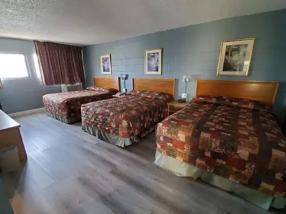 Üç Kişilik Oda (3 Queen Beds)