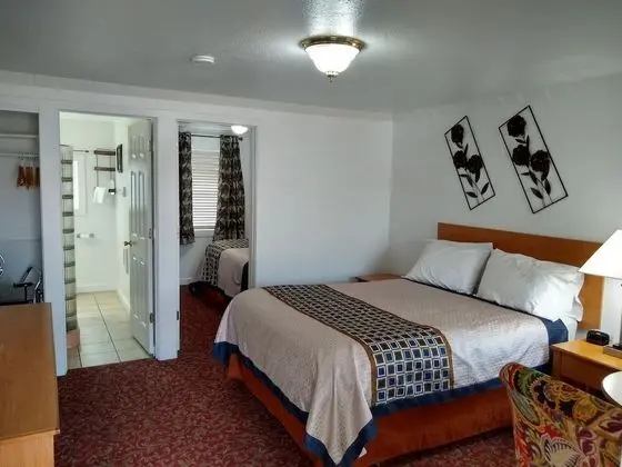 Room, 2 Queen Beds, Non-smoking