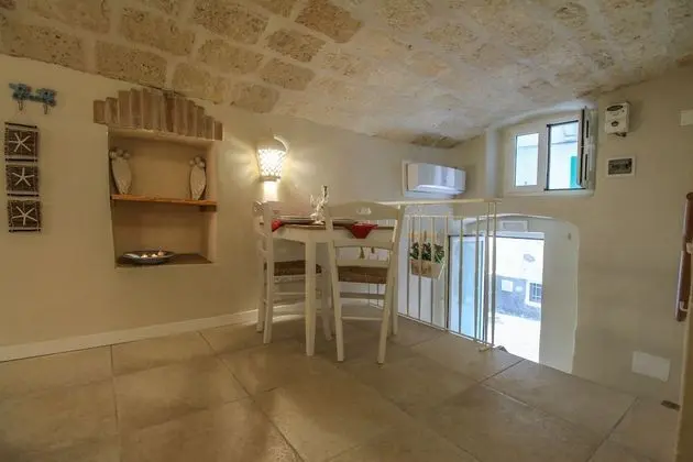 Romantic Dubleks (Vico Amalfitana 47)