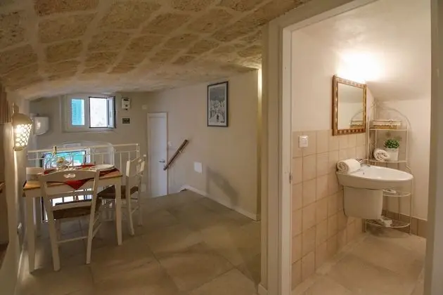 Romantic Dubleks (Vico Amalfitana 47)