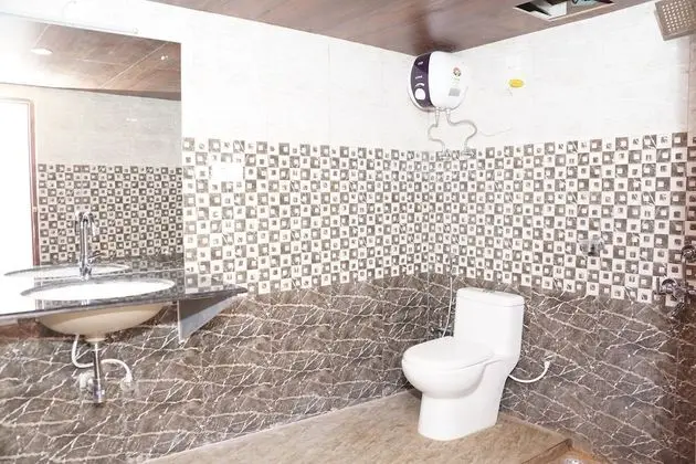 Standard Oda, 1 Büyük (Queen) Boy Yatak, Bahçe Manzaralı
