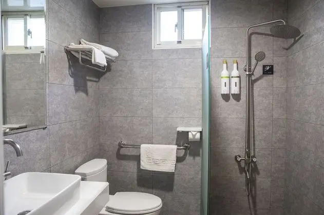 İki Ayrı Yataklı Oda, Şehir Manzaralı