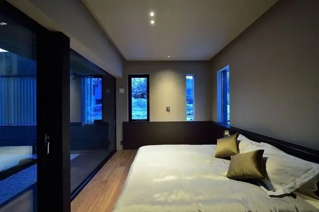 Ev (Ori, 12 Beds + 3 Japanese Futons)