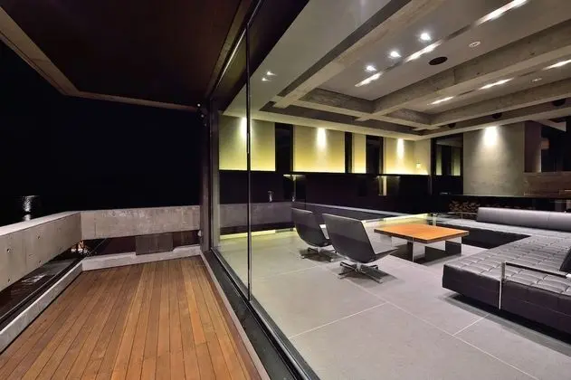 Ev (Ori, 12 Beds + 3 Japanese Futons)