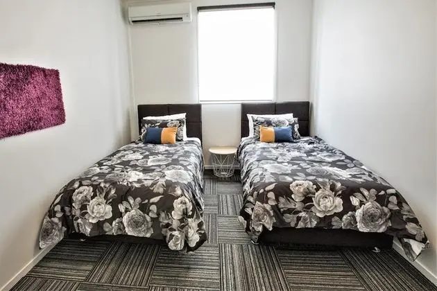 Traditional Apart Daire, 2 Yatak Odası, Özel Banyo, Zemin Kat