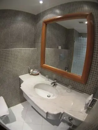 Panoramic Tek Büyük veya İki Ayrı Yataklı Oda, Havuz Manzaralı