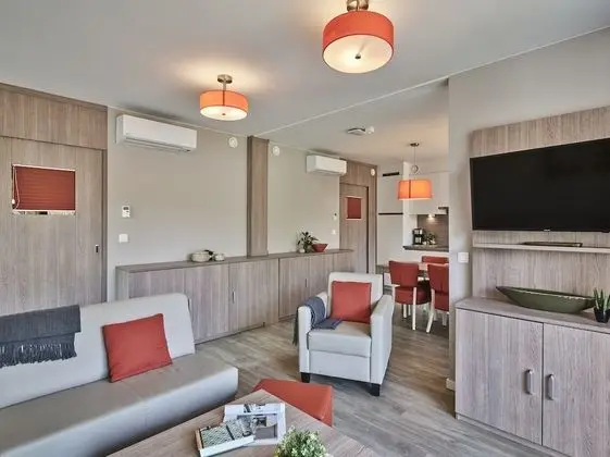 Comfort Suite - 10p | Bedroom - 3 Sleeping corners