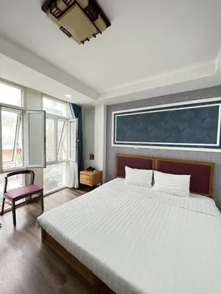 Honeymoon Tek Büyük Yataklı Oda