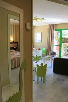 Junior Süit (Dino Room)