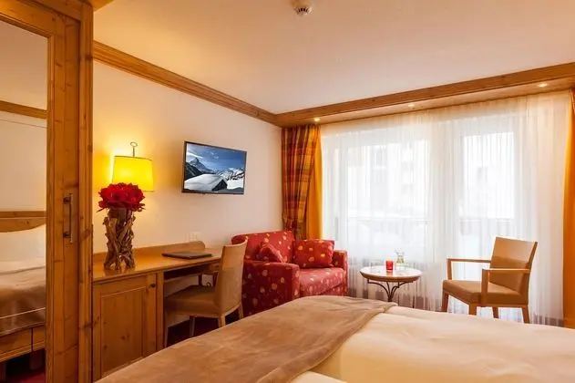 Superior Tek Büyük Yataklı Oda, Balkon, Dağ Manzaralı