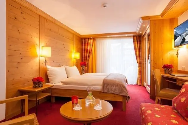 Üç Kişilik Oda, Balkon, Dağ Manzaralı