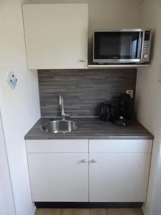 Deluxe Studio, Kitchenette